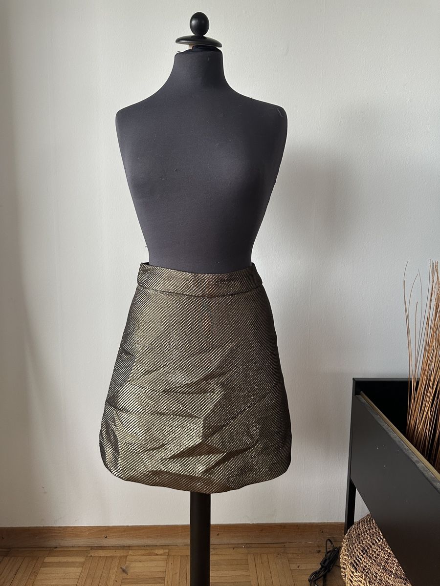 H&M Jupes: H&M Minirock Grösse S Goldfarben – D'occasion à Wohlen AG par jes_9c79 2