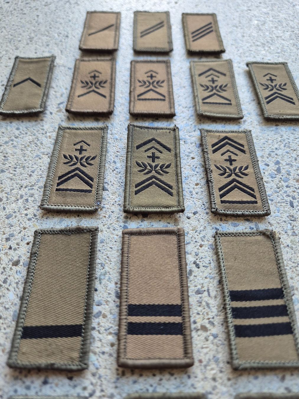 Schweizer Armee Placchette & Badge: *** Gradabzeichen Sammlung  alle mit klett *** – Usato da Riedholz venduto da fr_sIruP 2