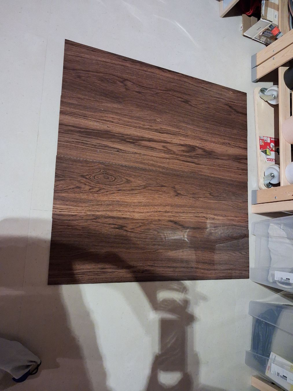 Rivestimenti per pavimenti: Interface Luxus Vinyl Fliese NAT WG-Chestnut, 25x100 cm – Usato da Näfels venduto da System12