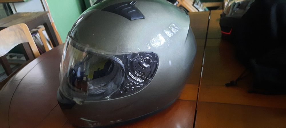 Casques & visières: Casque intégral – D'occasion à Courgenay par kik_f6g6