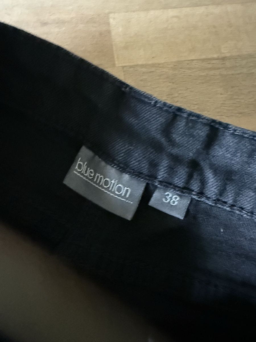 Pantaloni: Shorts – Usato da visp venduto da Kmemo1 1