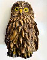 Hibou en albâtre peint
