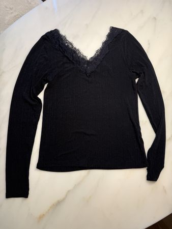 Langarmshirt mit Spitze H&M - Grösse M 