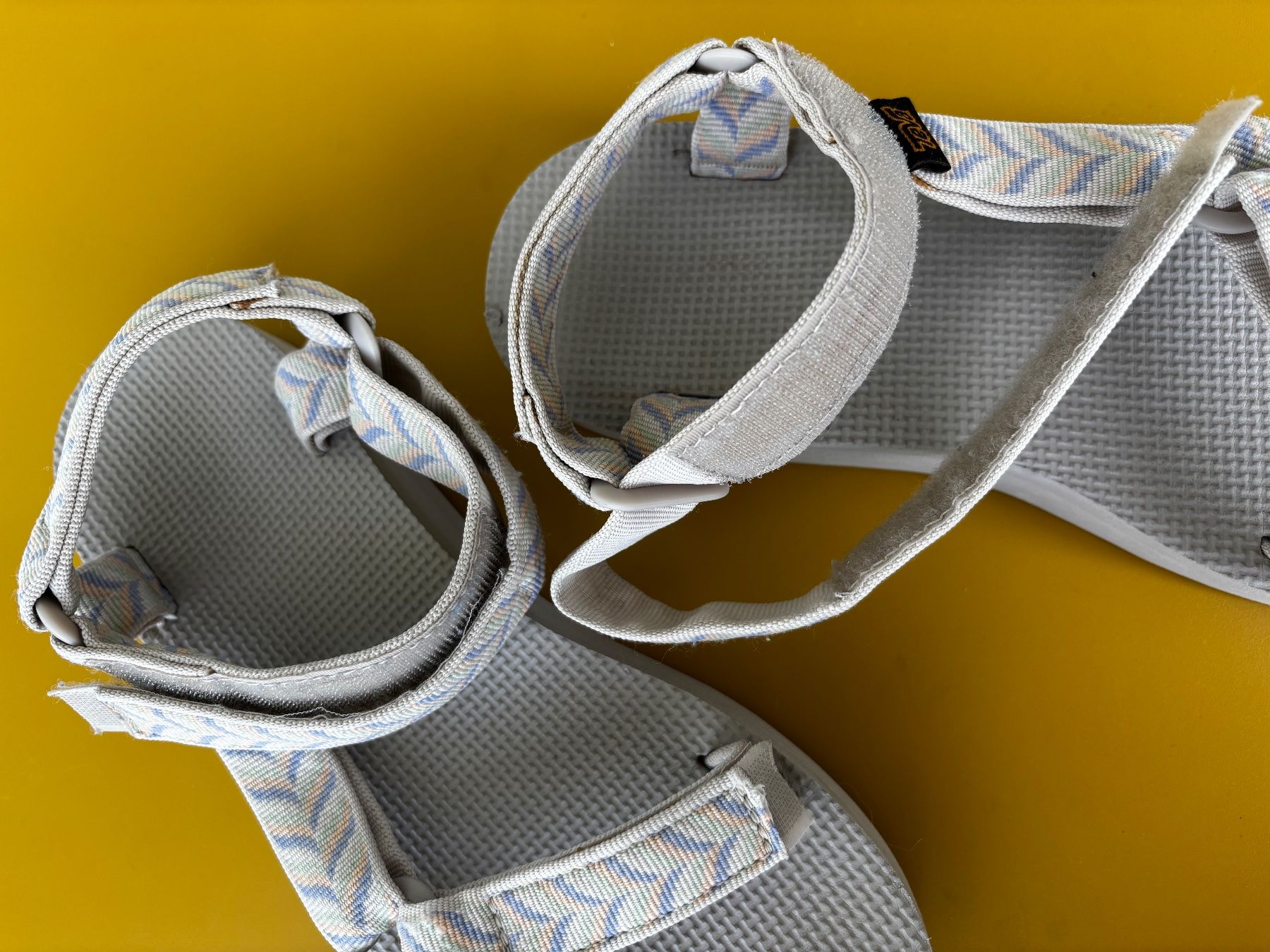 Teva Damenschuhe: TEVA graue Sandalen mit dicker Sohle – Gebraucht aus Zürich von missmodernage 3