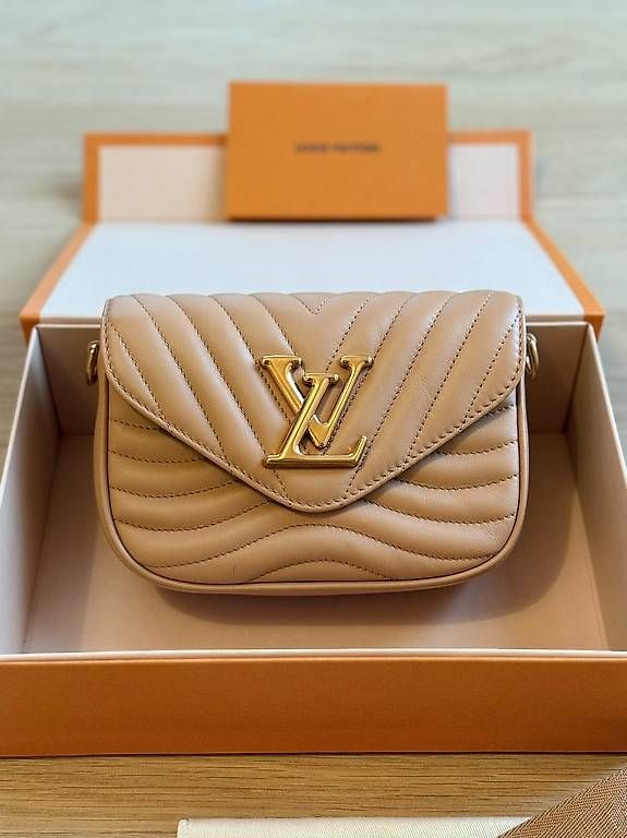 Sacs femmes: Louis Vuitton Multi Pochette New Wave Bag – D'occasion à St. Gallen par Sabrinaaa 2