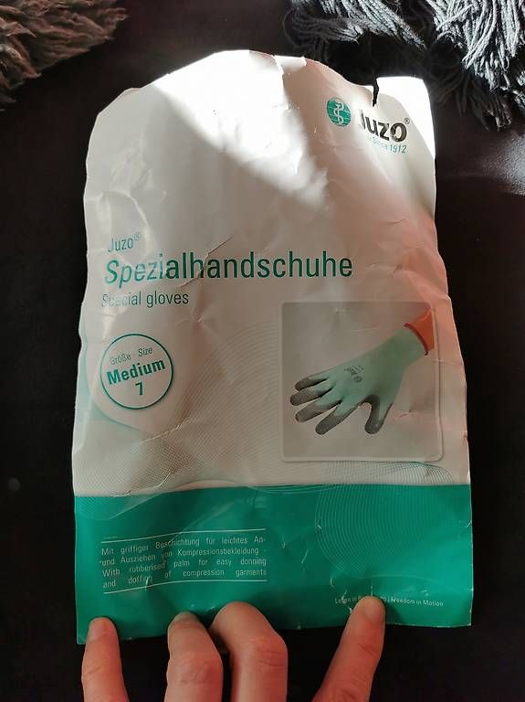 Guanti & manicotti: ArbeitsHandschuhe Juzo M – Usato da Riehen venduto da LaurJer 3