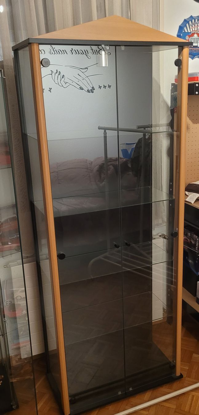 Vetrine: Vitrine mit Glastüren – Usato da Brislach venduto da CaNi90
