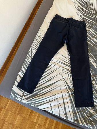 Chinohose in blau von Hugo Boss