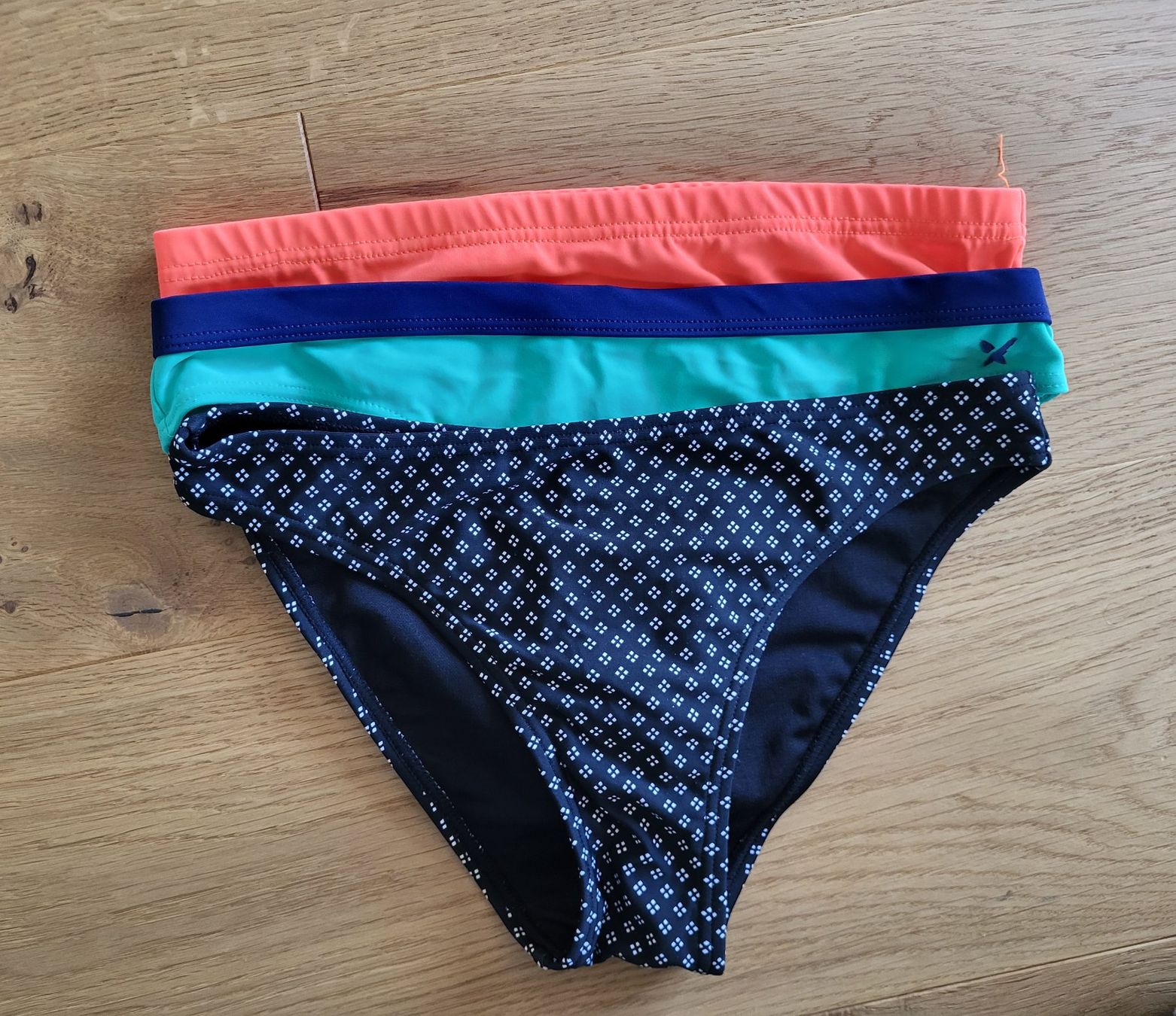 Costumi da bagno & Bikini: Mädchen Bikini + 2x Unterteil Gr 152 – Usato da Richterswil venduto da adora88 3