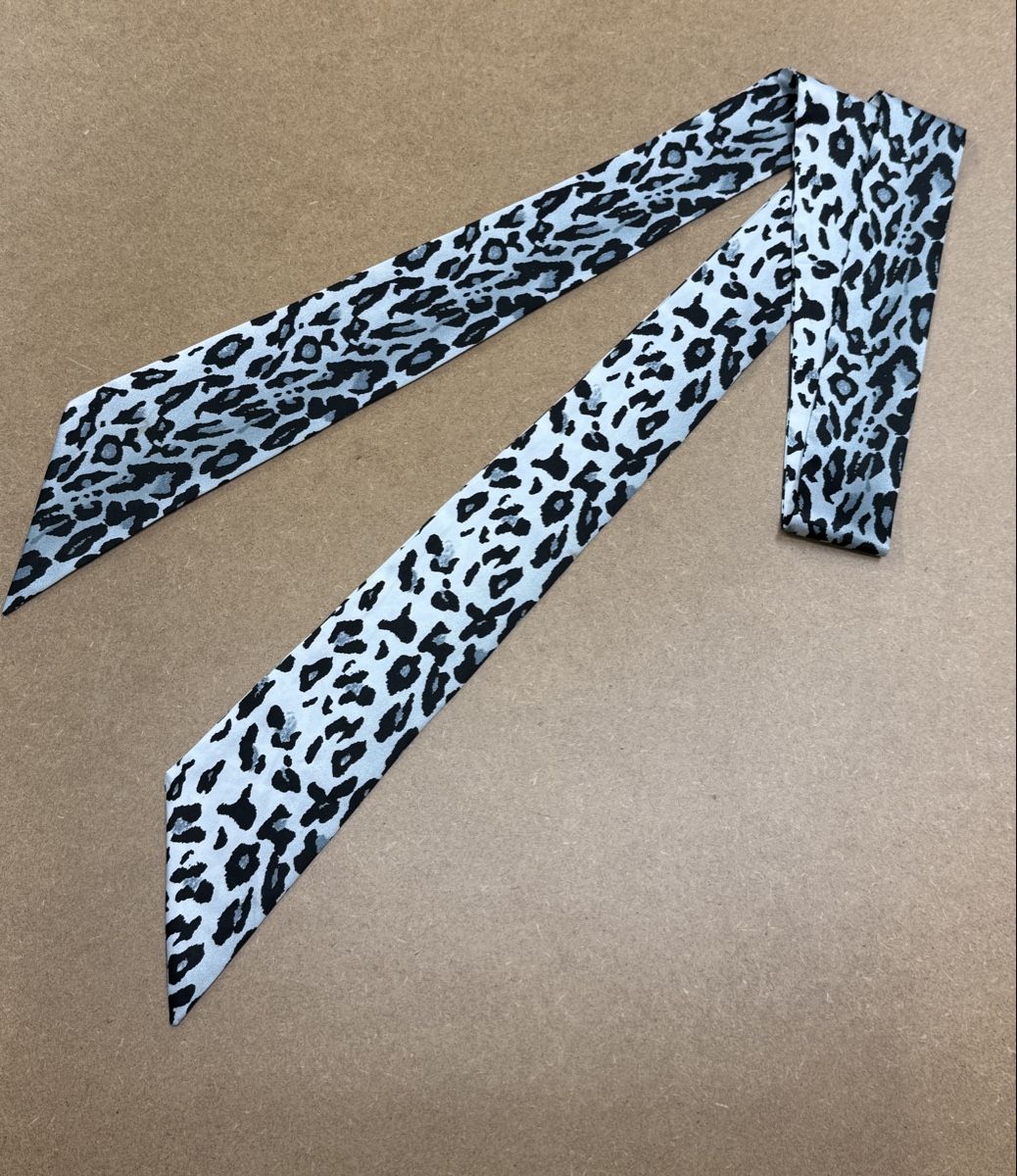 Camicette: Leoprint black and white wrinkle blouse – Nuovo (secondo la descrizione) da Gächliwil venduto da dom_652g 6