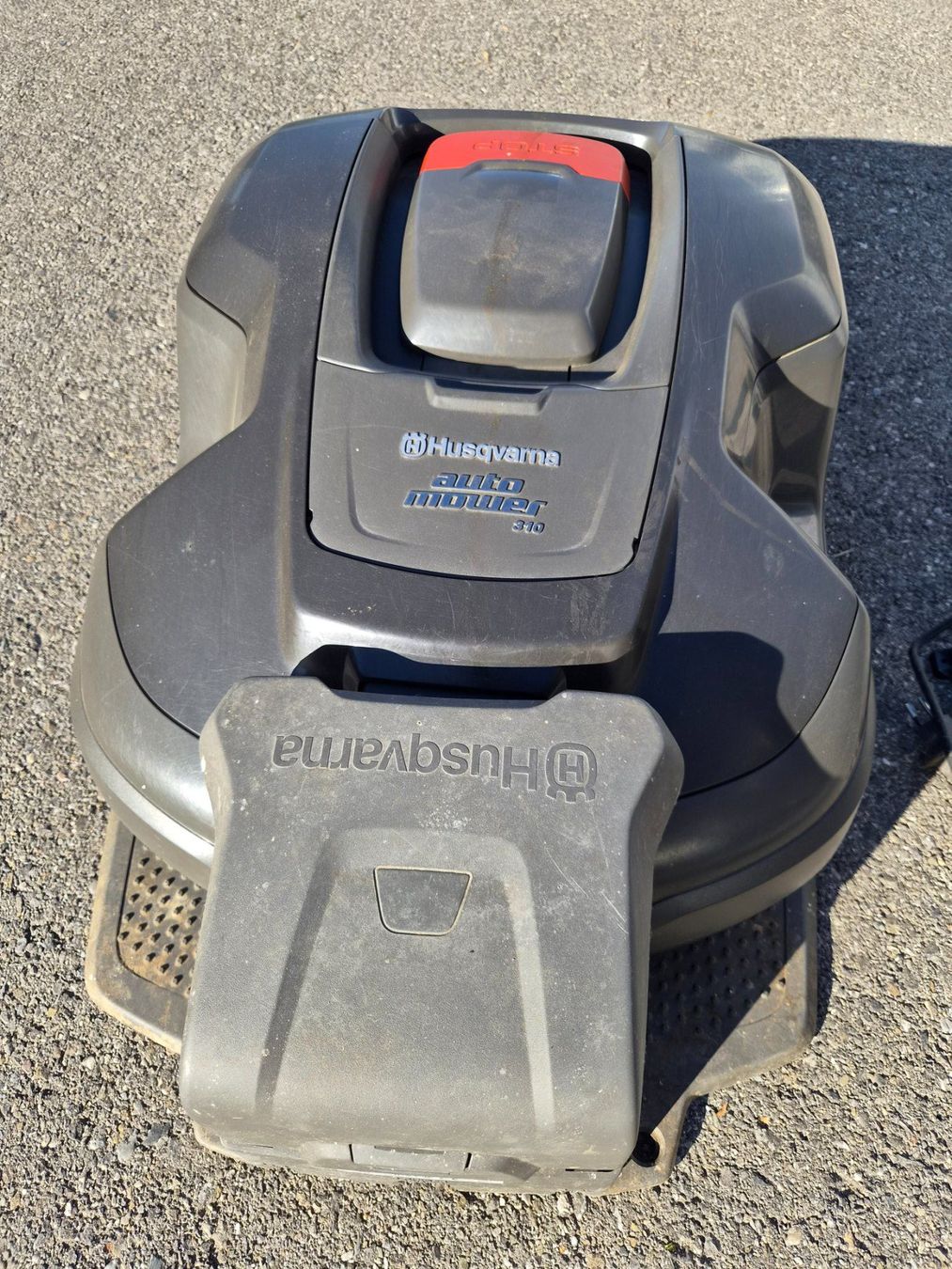 Husqvarna Tagliaerba: Husqvarna Automower 310 – Usato da Worben venduto da TCPoint 2