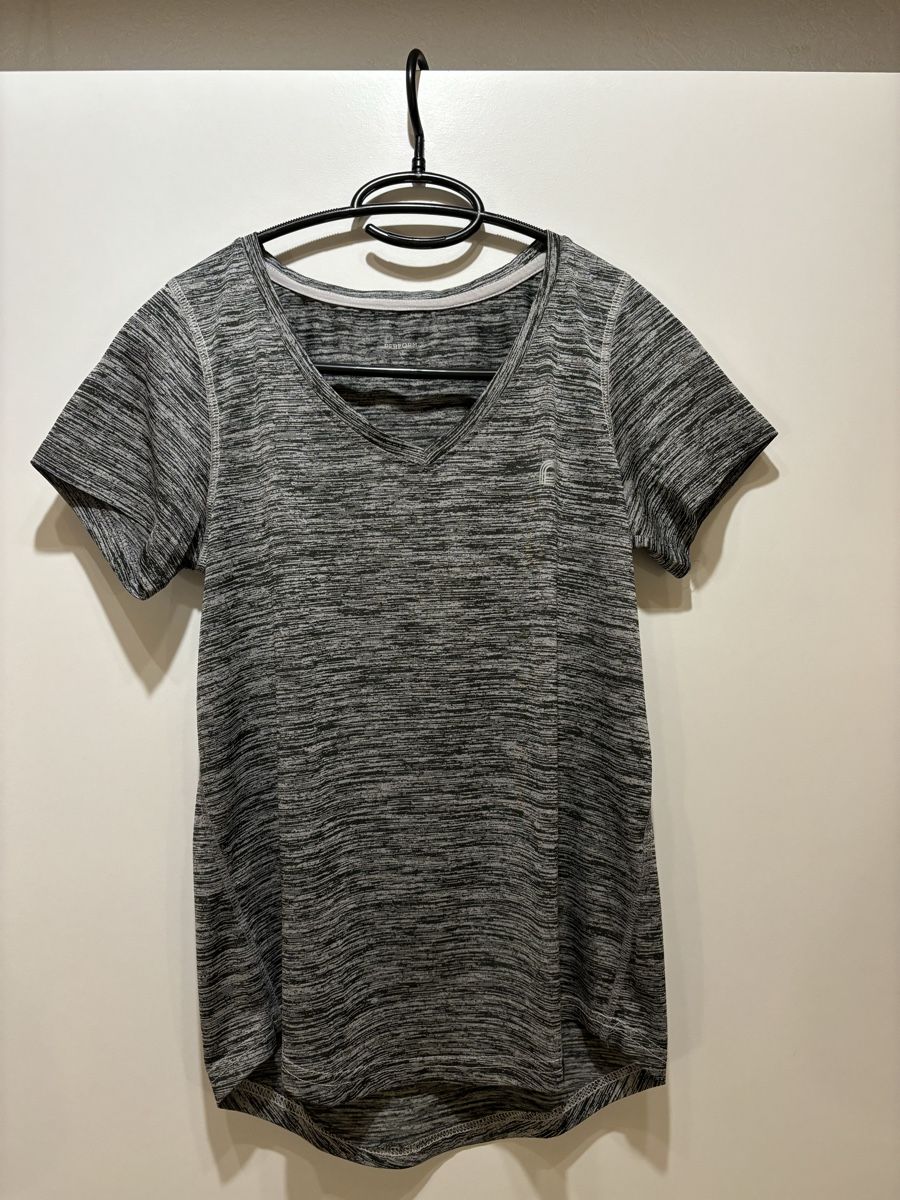 T-Shirts: Sport T-Shirt grau Gr. 36 – Gebraucht aus Lyssach von Ricardo_Rahel