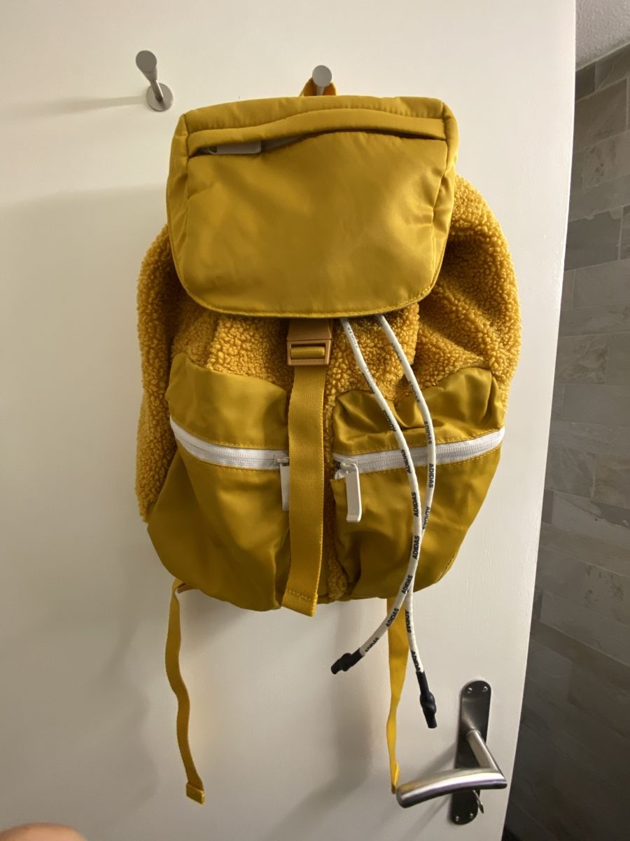 Adidas Zaini: Stylish Yellow Adidas Backpack, Like New! – Nuovo (secondo la descrizione) da Buttikon SZ venduto da Maxwelltime 2