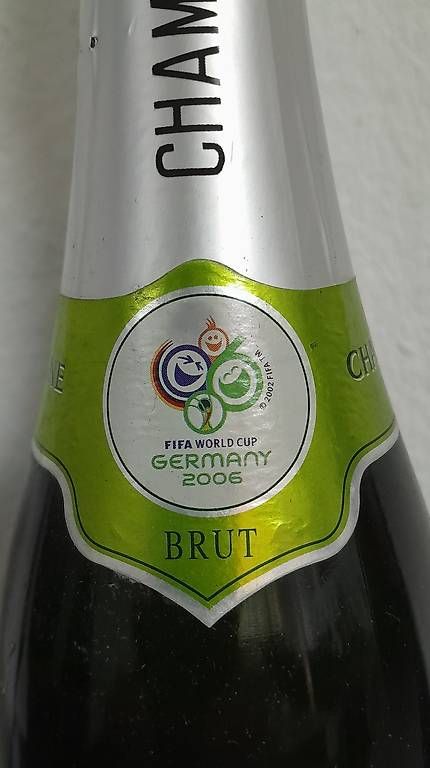 Vino: FIFA World Cup 2006 Champagne – Nuovo e nell'imballaggio originale da Schwerzenbach venduto da Aura888 1