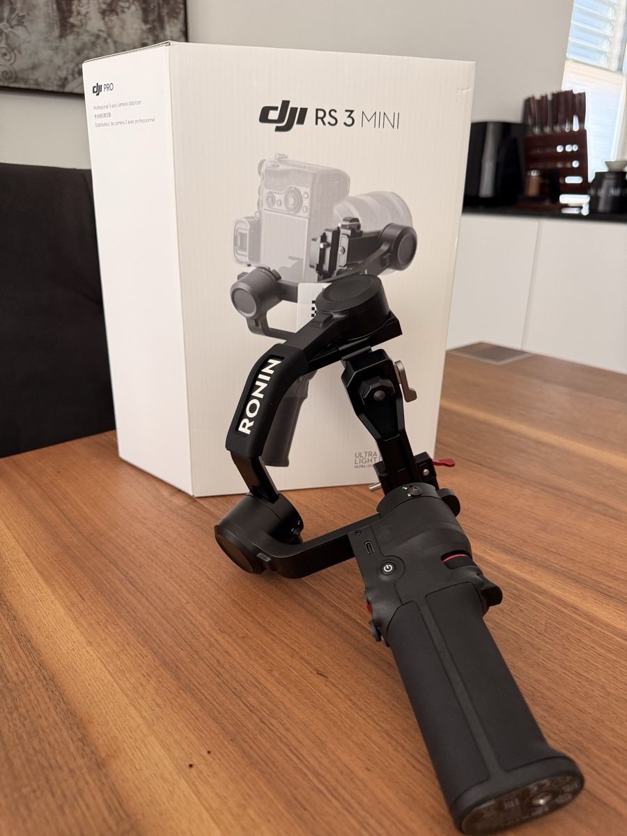 Sony Fotocamera: DJI RS 3 Mini Gimbal mit Sony ZV-E10 Kamera Set – Nuovo (secondo la descrizione) da Dübendorf venduto da Debbiedeborah 6