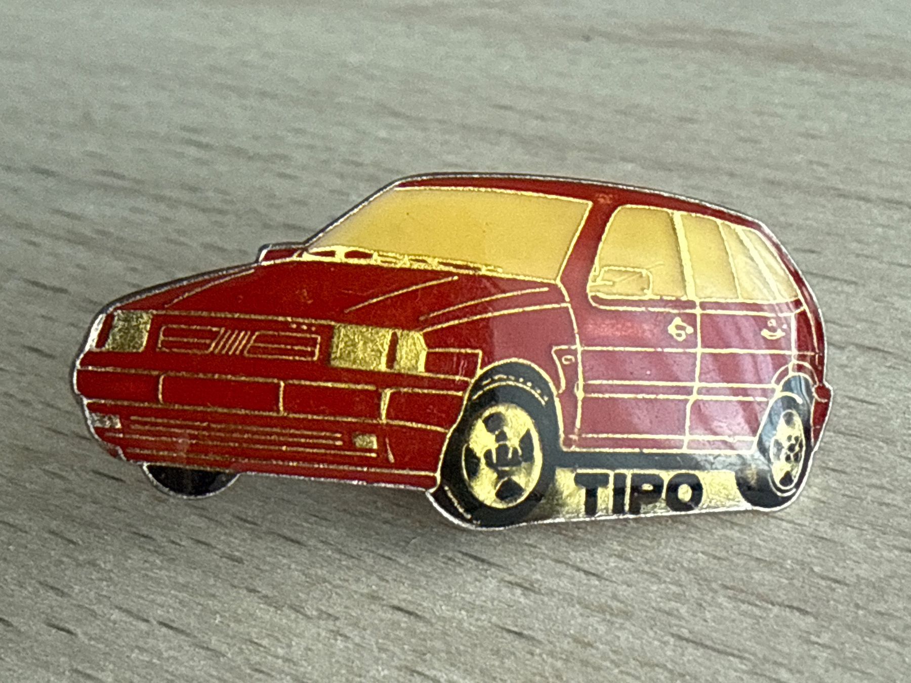 Plaketten & Abzeichen: Pin Fiat Tipo – Gebraucht aus Glattbrugg von Schweigmatt