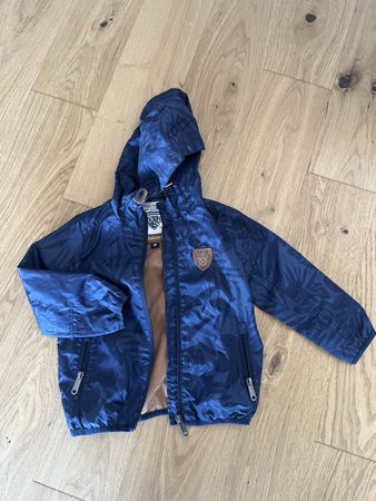 Veste coupe-vent garçon 🌦️, taille 98 cm, comme neuf!