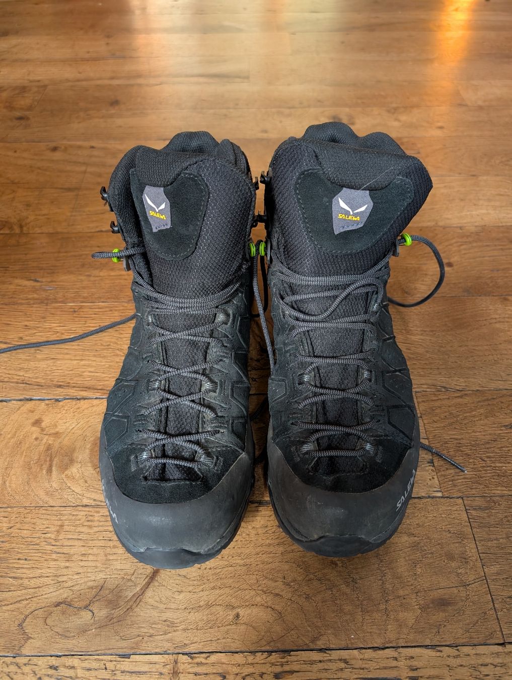 Salewa Herrenschuhe: Wanderschuhe Salewa Alp Trainer 2 Grösse 44  – Gebraucht aus Huttwil von ucauri