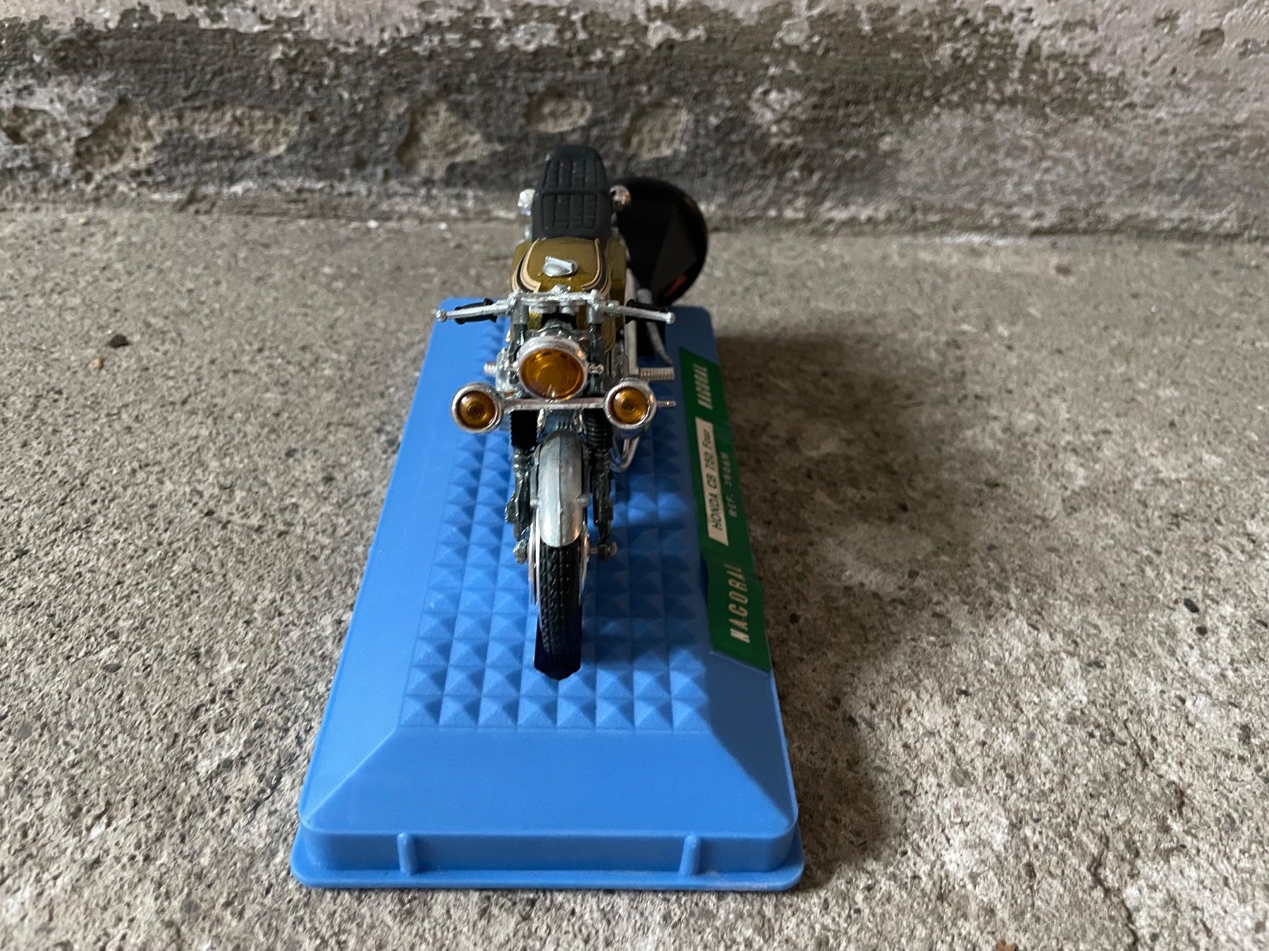 Kit di modellismo & Modellini statici: Honda CB 750 four Töff Modell – Usato da Luzern venduto da mintcar 1