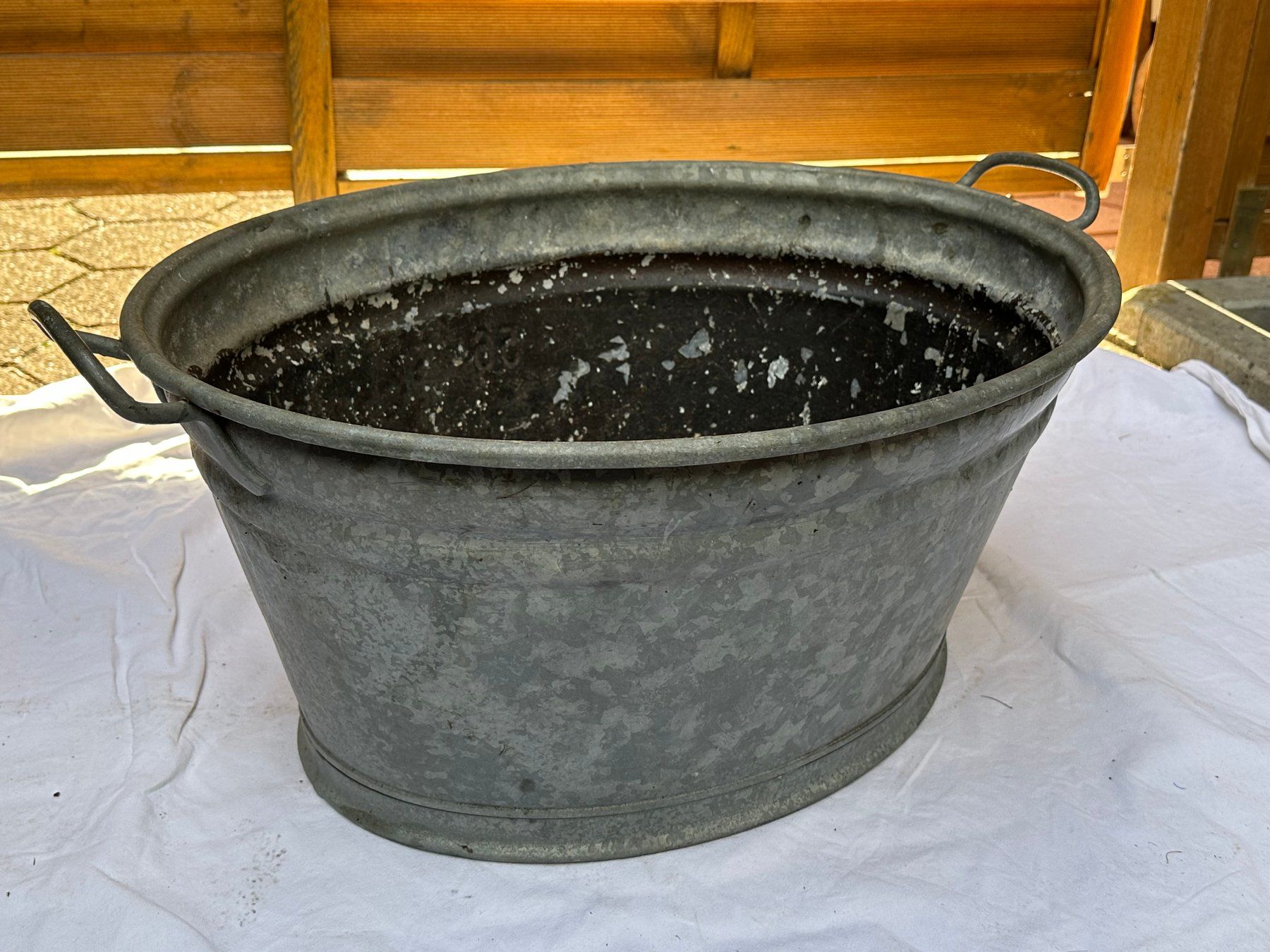 Sonstige Gartendekorationen: Alte Zink Zuber Gelte Eimer Wanne 56 Liter – Gebraucht aus Flüelen von Amazona03 6