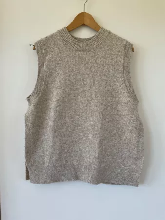 H&M Strickweste/Pullunder mit Seitenschlitzen – Beige, Gr.S