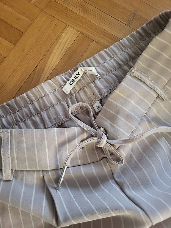 Pantaloni: Damen Hose Only Gr.S/30 – Usato da Bischofszell venduto da Edy-85