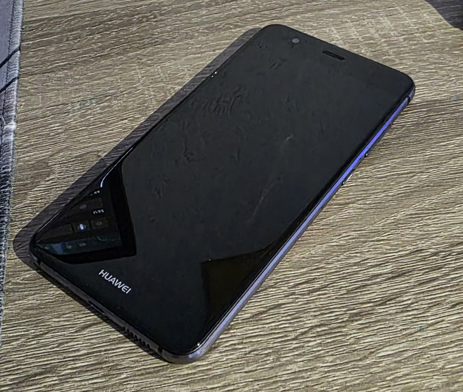 Huawei Telefoni cellulari / Smartphones: Huawei P10 lite – Usato da Suhr venduto da Design_by_Debi