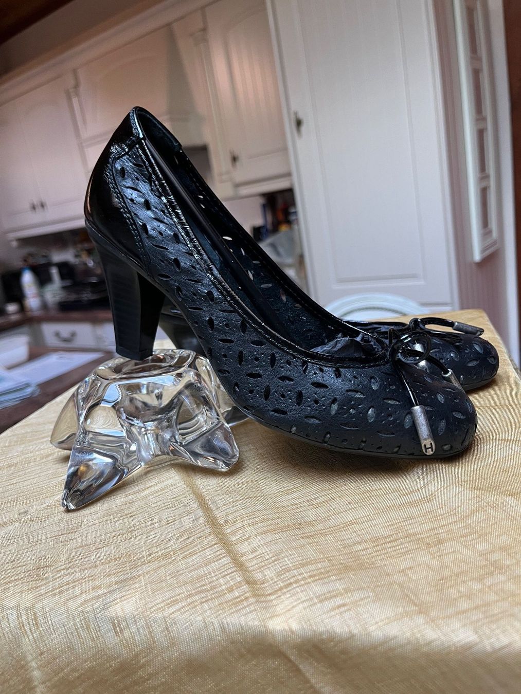 Damenschuhe: Escarpins en cuir ajouré – Neu (gemäss Beschreibung) aus Sion von dol_v5bk 2