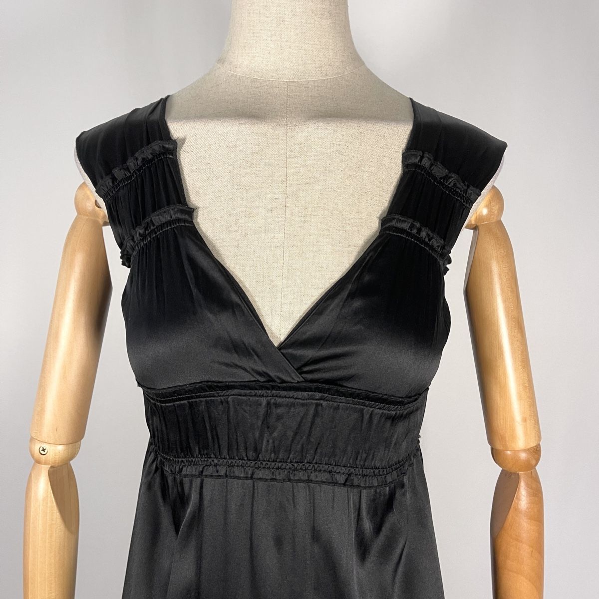 Steffen Schraut Kleider: STEFFEN SCHRAUT Silk Dress – Neu (gemäss Beschreibung) aus Emmen von Avviivva_Com2023 1