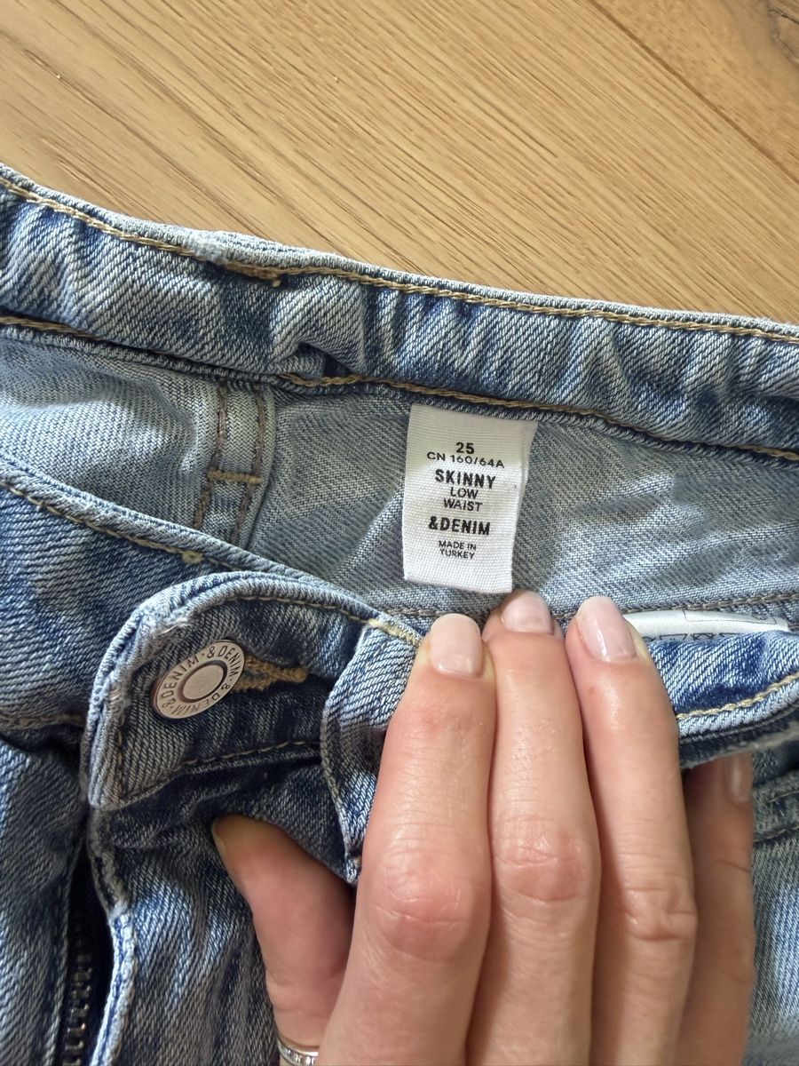 H&M Jeans: H&M Jeans - 25/XS – D'occasion à Wetzikon ZH par dor_rmq2 2
