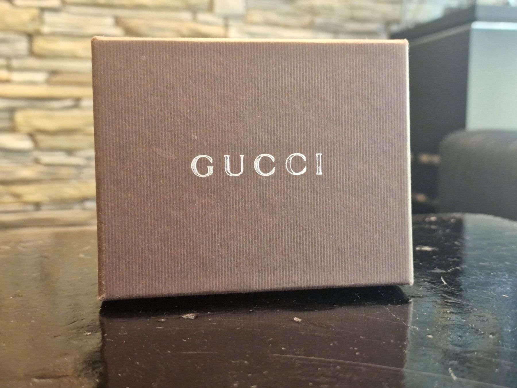 Casse di trasporto: Verpackungsschachtel von Gucci – Usato da Unterägeri venduto da Altgoldschmuck