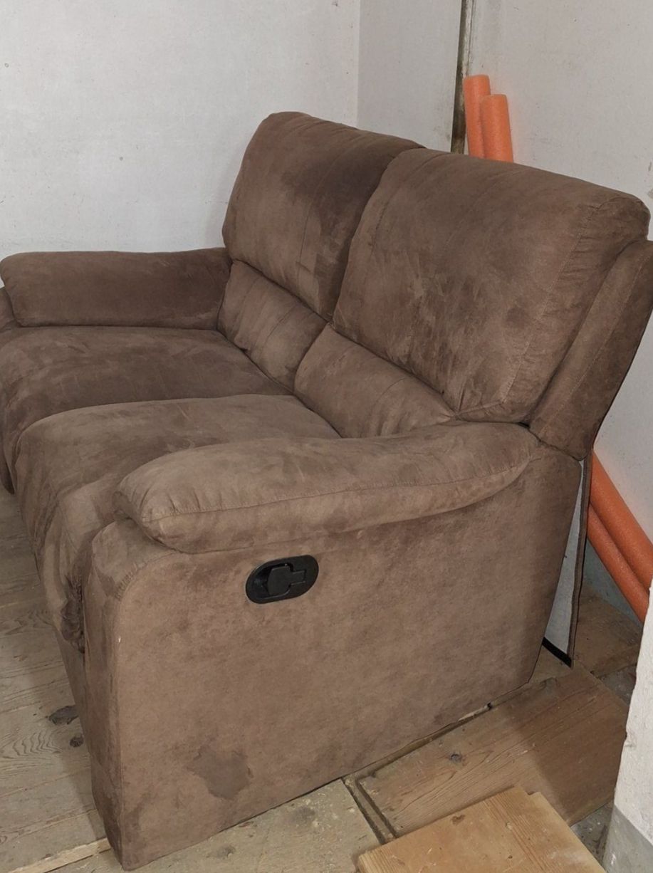 Sofas: 2er Relax Sofa, mechanisch verstellbar , braun Microfaser – Gebraucht aus Arlesheim von shopradl 3