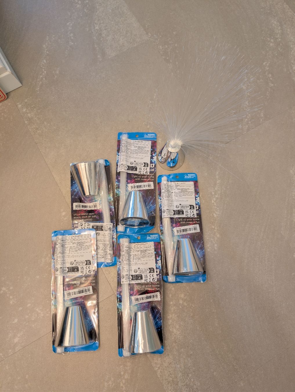 Jouets: 5 Leuchtvulkane LED 7 Farben – Neuf (Voir description) à Basel par Casamo 1