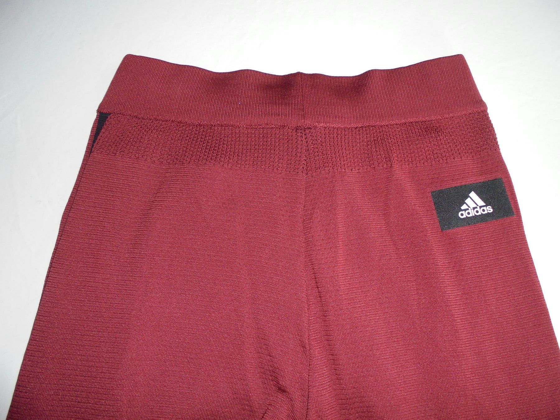 Adidas Pantaloni: TRAINERHOSEN VON ADIDAS GRÖSSE 2XS – Usato da Aarau Rohr venduto da PinkSchwein 3