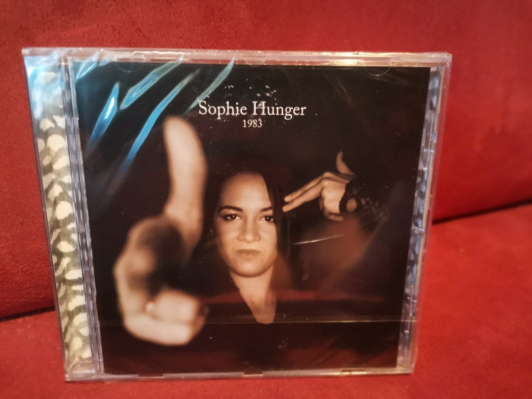 CD: Sophie Hunger 1983 CD (Vergriffen!) – Nuovo (secondo la descrizione) da Zofingen venduto da noise123