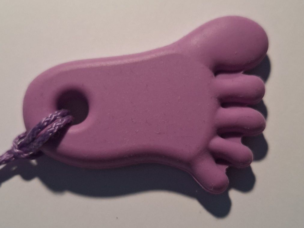 Catenine: Nuggikette mit Silikon-Füsschen (Beissring) – Nuovo (secondo la descrizione) da Konolfingen venduto da handmade7 2