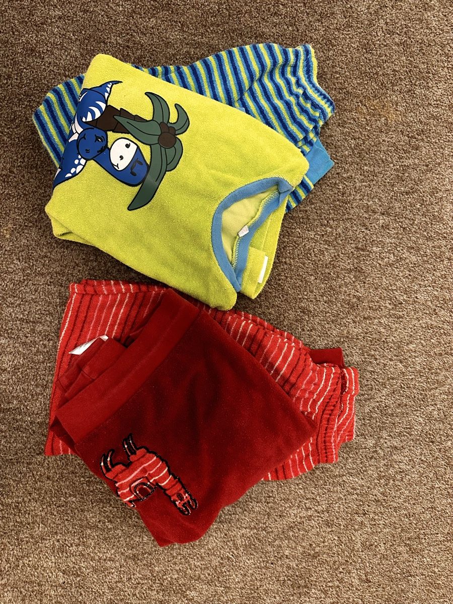 Pigiama & Simili: 2 Frottee Pyjamas Gr. 128 – Usato da Stäfa venduto da Oster_glocke