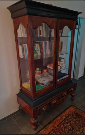 Antique Vitrine. Renoviert in top Zustand