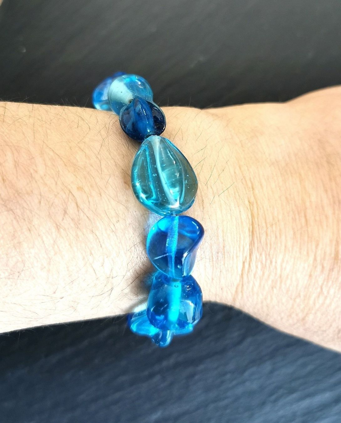 Bracciali & Braccialetti: Bracelet camaïeu de perles bleues – Nuovo e nell'imballaggio originale da Veyrier venduto da Leilazizou 1