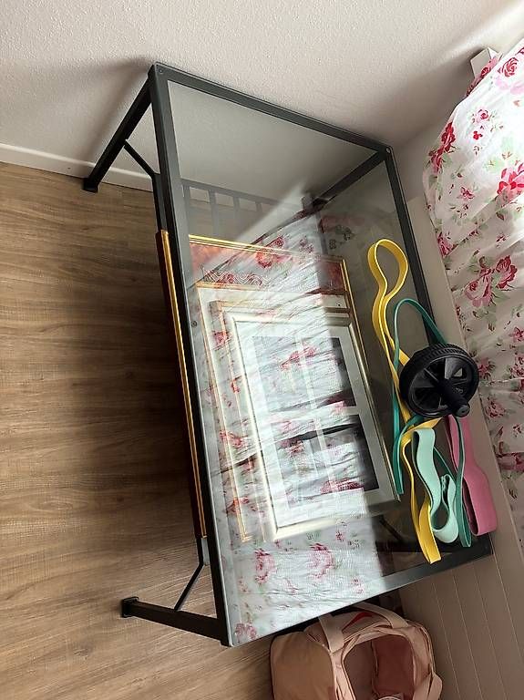 Tavoli: Tisch mit Glas aus Metall – Usato da Unterlunkhofen venduto da alexalexy