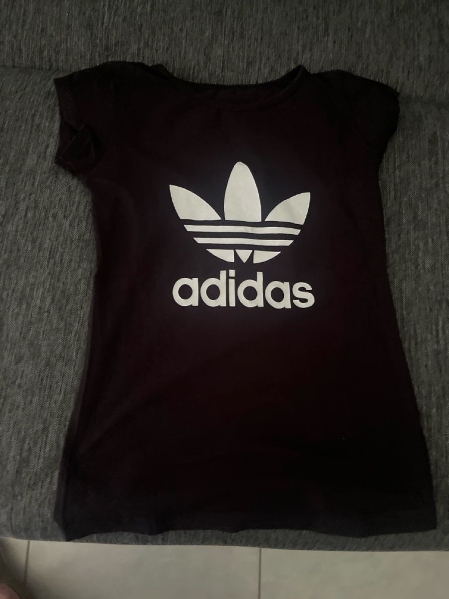 Adidas T-shirt: adidas-T-Shirt – Usato da Wil SG venduto da smu_l76j