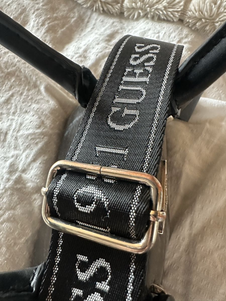 Guess Borse da donna: Elegante schwarze GUESS Handtasche – Nuovo (secondo la descrizione) da Wichtrach venduto da sarai01 6
