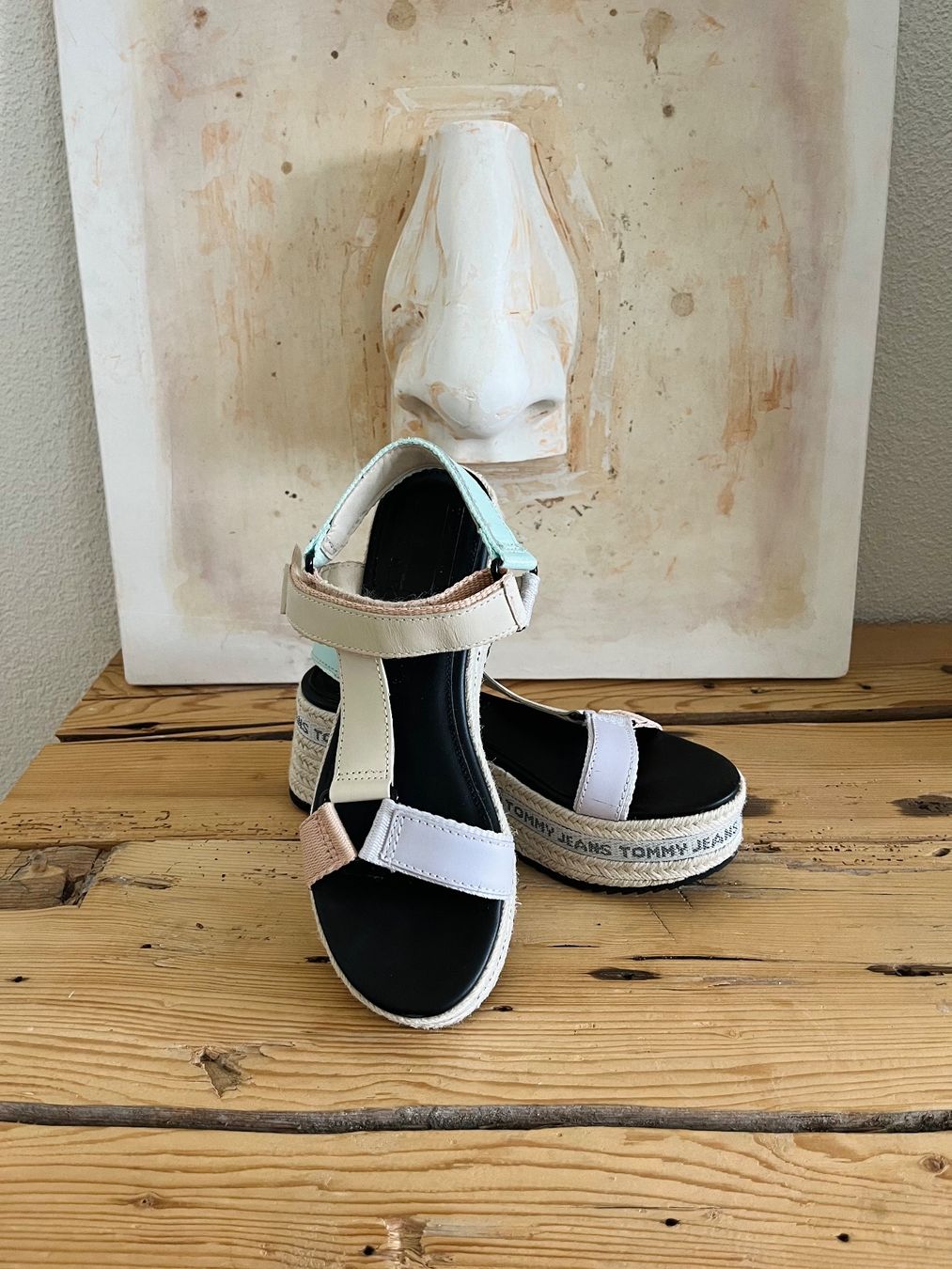 Tommy Hilfiger Scarpe da donna: Leder Sandale Tommy Jeans Gr 37 – Nuovo (secondo la descrizione) da Emmenbrücke venduto da Anna01014