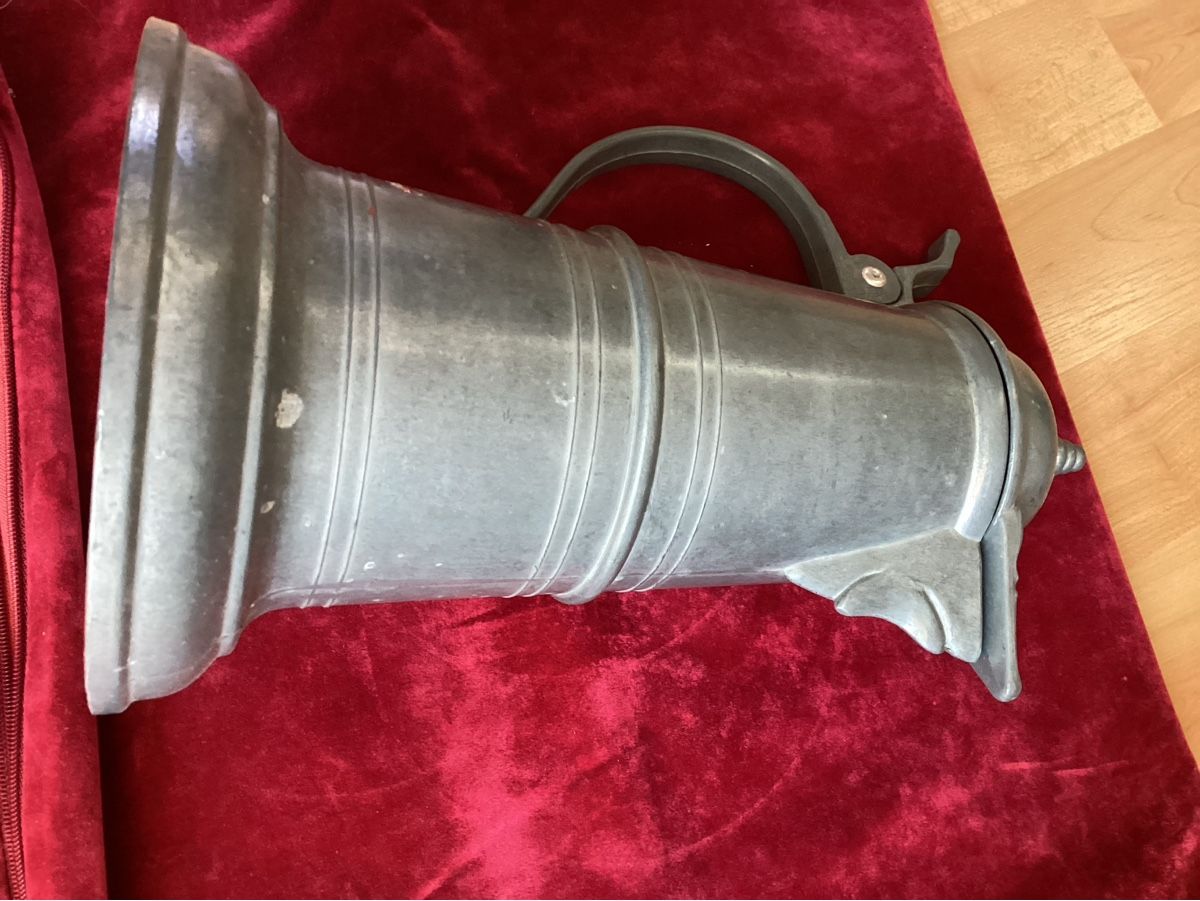 Alle Dekorationen: Antiker Gr. Zinnkrug mit Deckel gebraucht zur Dekoration – Gebraucht aus Nunningen von Vintage59 4