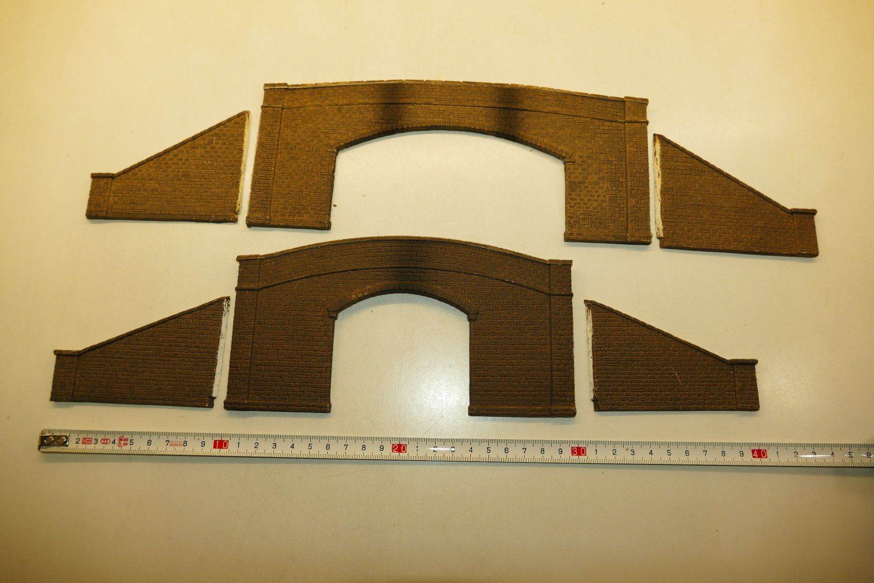Modelleisenbahnen: Spur H0: Mauerplatten Lot 6-teilig – Gebraucht aus Niederhasli von rail-duerst
