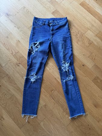 Damenjeans Calzedonia Gr. 36 Destroyed Look Blue Jeans