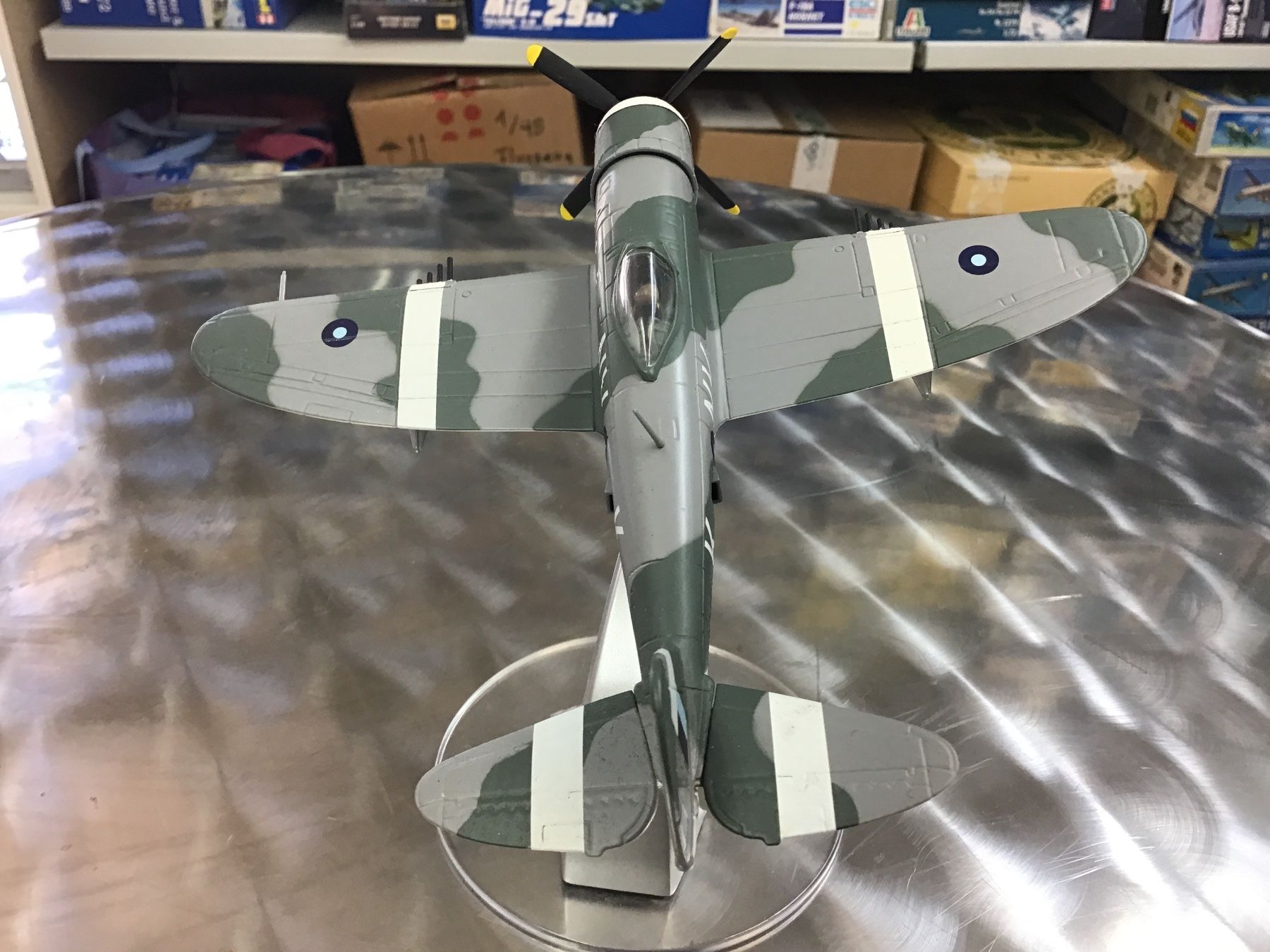 Corgi Toys Kit di modellismo & Modellini statici: Corgi AA33802 Republic P-47D Thunderbolt, 1:72, – Usato da Männedorf venduto da Modelle-aller-Art 3