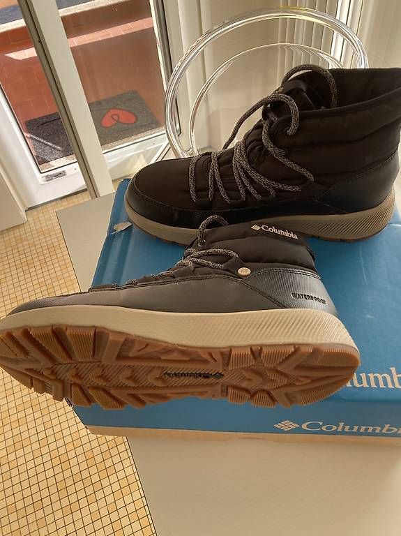 Columbia Damenschuhe: Chaussures d'hiver femme – Gebraucht aus Pully von syl_6jg9 1