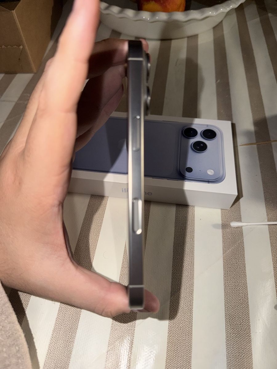 Apple Telefoni cellulari / Smartphones: iPhone 16 Pro, 256 GB, Natural Titanium – Usato da St. Gallen venduto da Simonefrt68 2