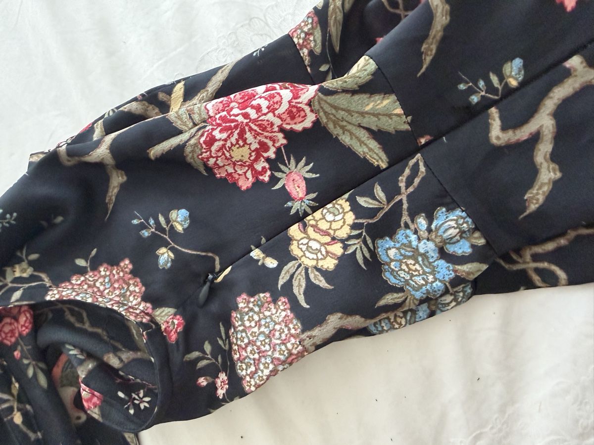 Jumpsuits: Jumpsuit schwarz mit Muster – D'occasion à Freienbach par dan_9rjy 3